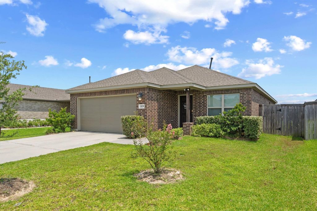 Photo of 15139 Willow Tree Lane, New Caney, TX 77357 (MLS # 36823491)