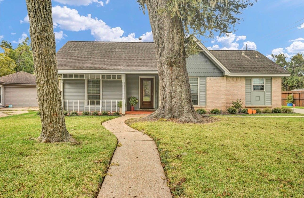 102 Raintree Lane