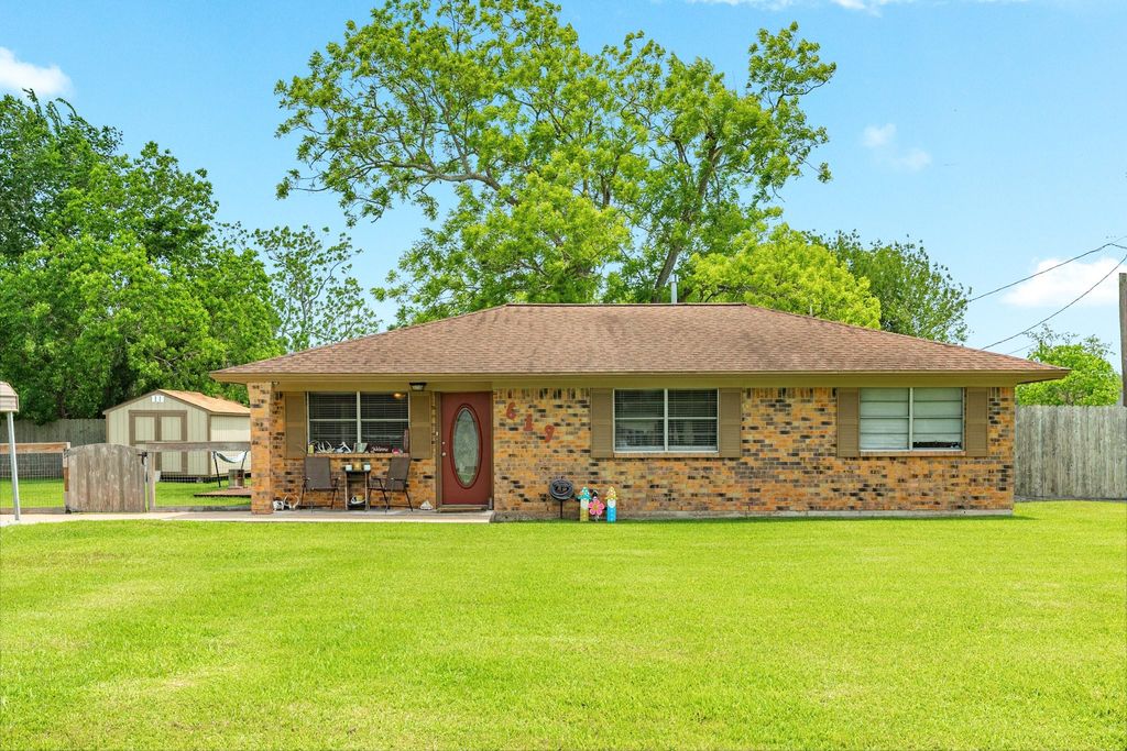Photo of 619 S Wilson Street, Brazoria, TX 77422 (MLS # 83208379)