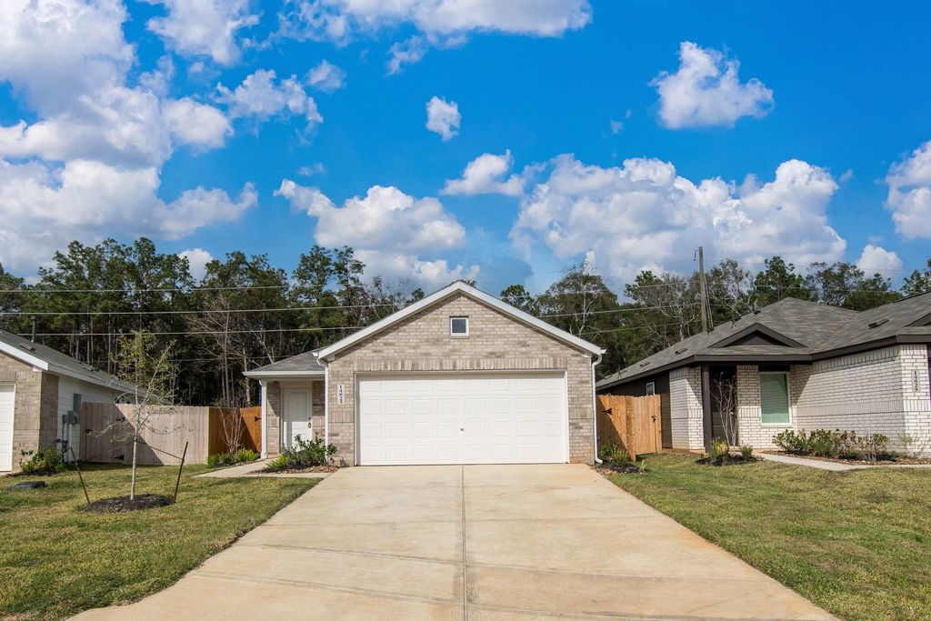Photo of 14825 North Ascot Bend Circle Cir, Conroe, TX 77306 (MLS # 93353255)