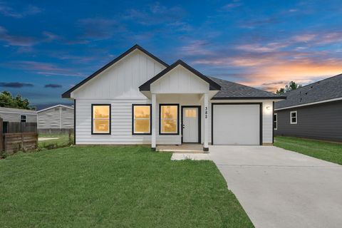 Photo of 382 Road 5704, Cleveland, TX 77327 (MLS # 24418242) Photo of 382 Road 5704, Cleveland, TX 77327 (MLS # 24418242)