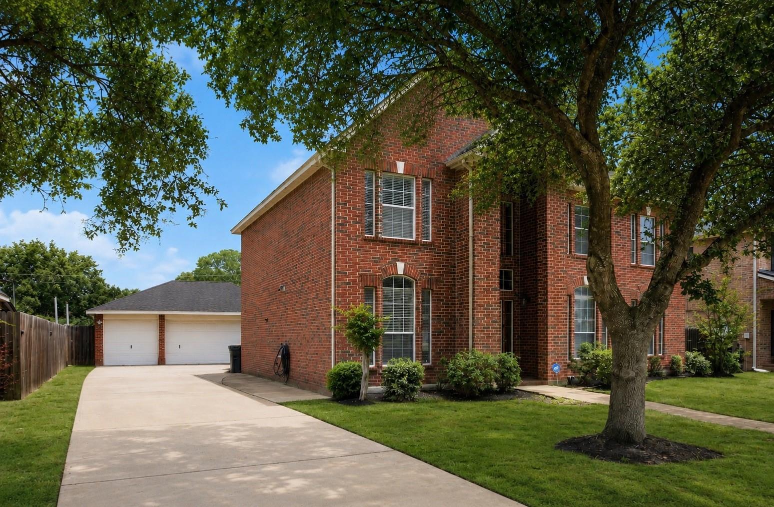 3821 Houston Lake Drive