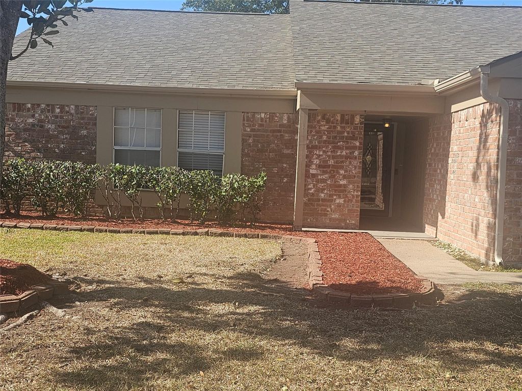 Photo of 16718 Running Quail Court, Houston, TX 77489 (MLS # 91207487)