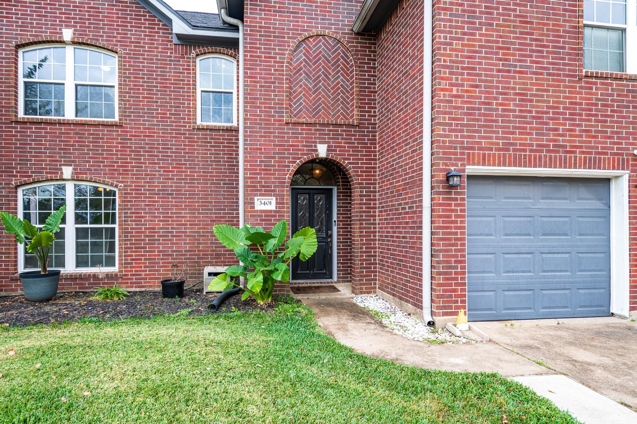 3401 Wood Fox Drive