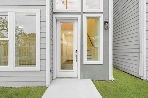 Photo of 6713 Saint Augustine Street, Houston, TX 77021 (MLS # 40845035)