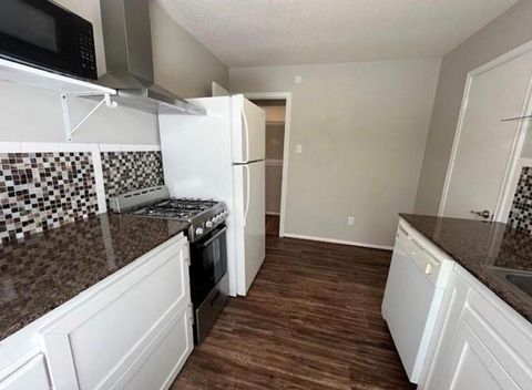 Photo of 7719 Sign Street #B, Houston, TX 77489 (MLS # 51221332)