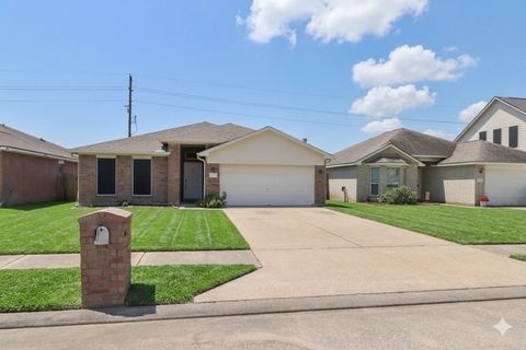 Photo of 14926 Diamond Way Way, Baytown, TX 77523 (MLS # 17576943)