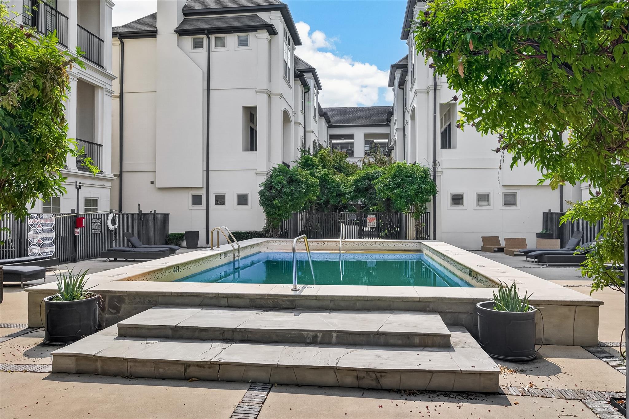 703 Live Oak Street