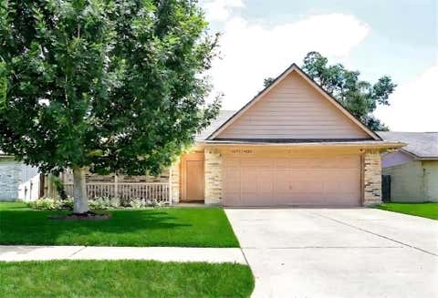 Photo of 16923 Enchanted Circle W, Sugar Land, TX 77498 (MLS # 29280850)
