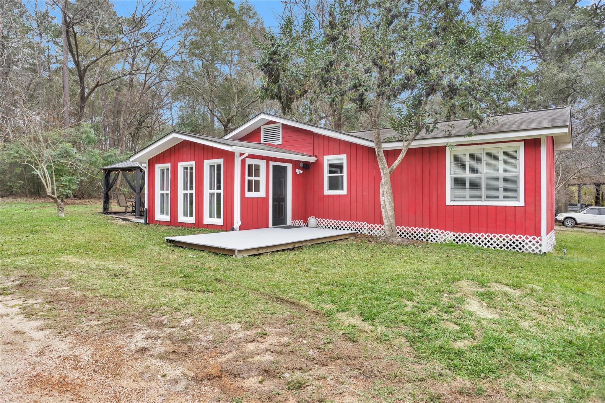 1607 E Pine Lake Circle