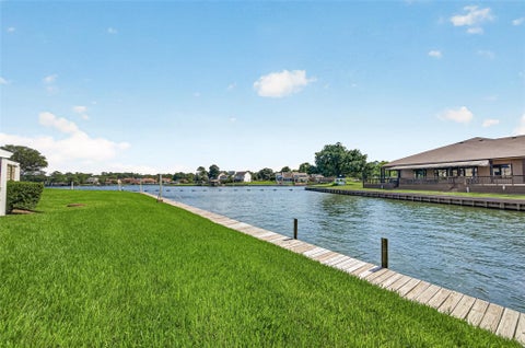 Photo of 7 April Point Drive S #7, Conroe, TX 77356 (MLS # 36082535)