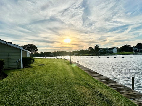 Photo of 7 April Point Drive S #7, Conroe, TX 77356 (MLS # 36082535)