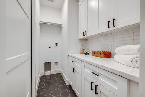 Tiny photo for 415 W Drew Street, Houston, TX 77006 (MLS # 62343840)