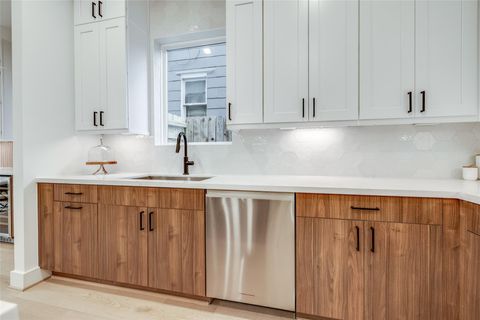 Tiny photo for 415 W Drew Street, Houston, TX 77006 (MLS # 62343840)