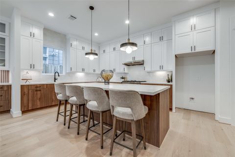 Tiny photo for 415 W Drew Street, Houston, TX 77006 (MLS # 62343840)