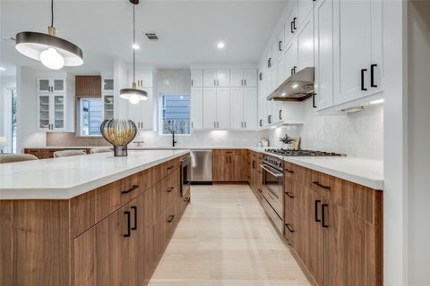 Tiny photo for 415 W Drew Street, Houston, TX 77006 (MLS # 62343840)