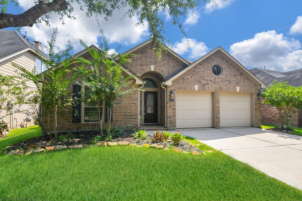 Photo of 2919 Chalet Knolls Lane, Katy, TX 77494 (MLS # 8114261)