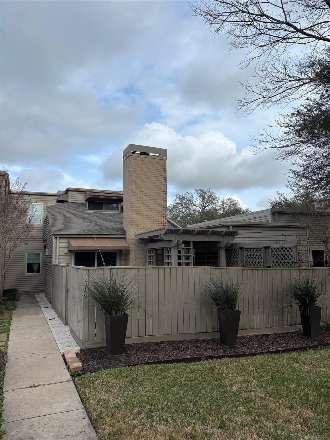 11519 Riverview Drive