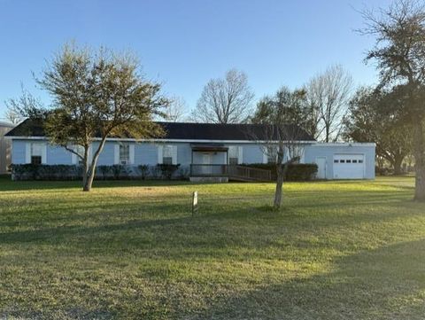 Photo of 1129 County Road 129, Alvin, TX 77511 (MLS # 36761092)