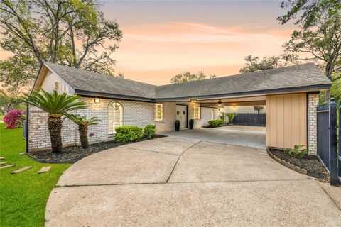 Photo of 7522 Deep Forest Drive, Houston, TX 77088 (MLS # 50222473)
