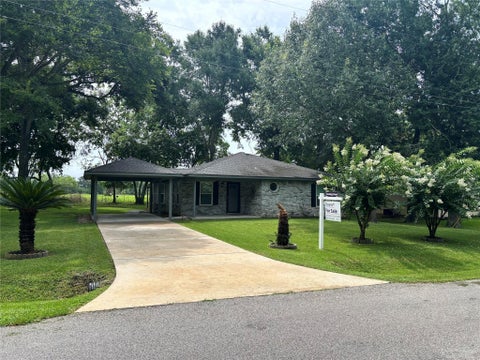 Photo of 11950 N Ridgeway Drive, Willis, TX 77318 (MLS # 69781951)