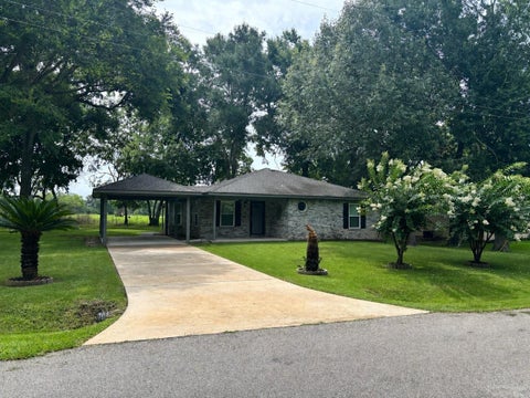 Photo of 11950 N Ridgeway Drive, Willis, TX 77318 (MLS # 69781951)