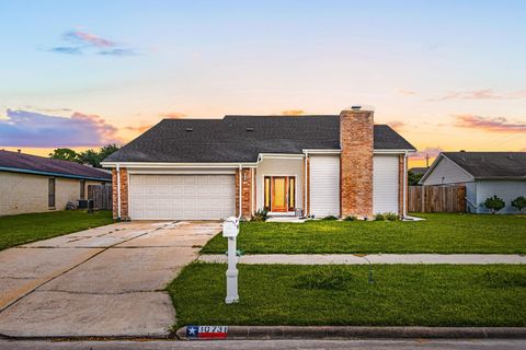 Photo of 10731 Sageberry Drive, Houston, TX 77089 (MLS # 53087808)