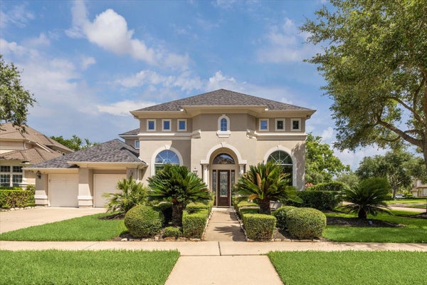 5215 EAGLE POINTE CT, SUGAR LAND, TX 77479 - Image 79fda8f22f1706dcabd7bd9be93be90f/2815797236