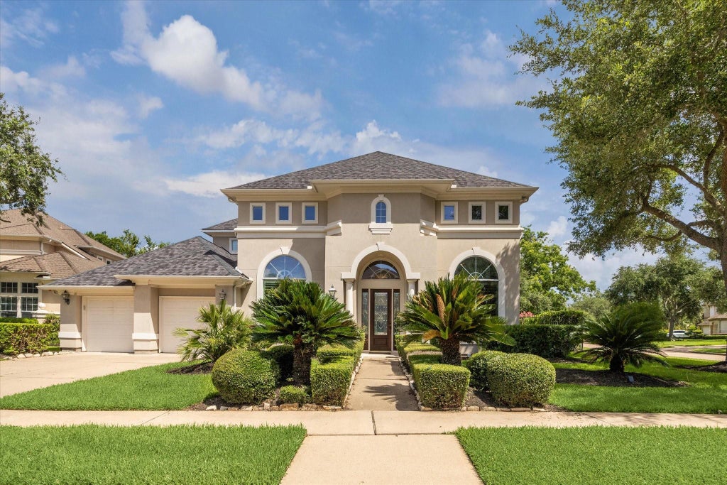 Photo of 5215 Eagle Pointe Court, Sugar Land, TX 77479 (MLS # 37947061)