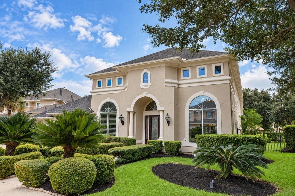 Photo of 5215 Eagle Pointe Court, Sugar Land, TX 77479 (MLS # 37947061)