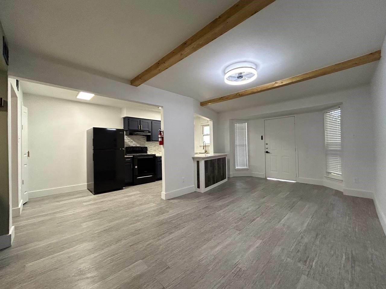 1010 S Wayside Drive 318