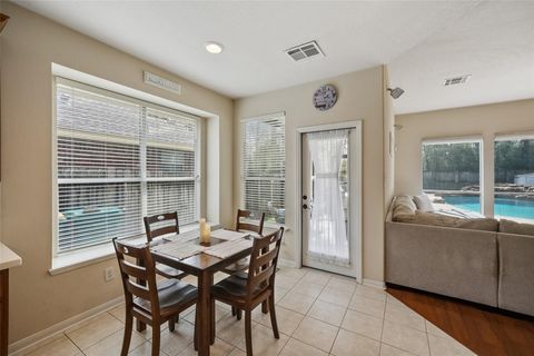 Tiny photo for 122 W Russet Grove Circle, The Woodlands, TX 77384 (MLS # 79095357)