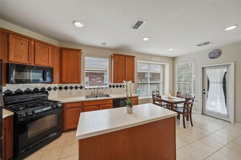 Tiny photo for 122 W Russet Grove Circle, The Woodlands, TX 77384 (MLS # 79095357)