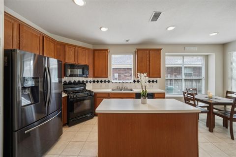 Tiny photo for 122 W Russet Grove Circle, The Woodlands, TX 77384 (MLS # 79095357)