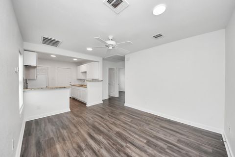 Photo of 233 N Carolina St St, Houston, TX 77029 (MLS # 25815854)