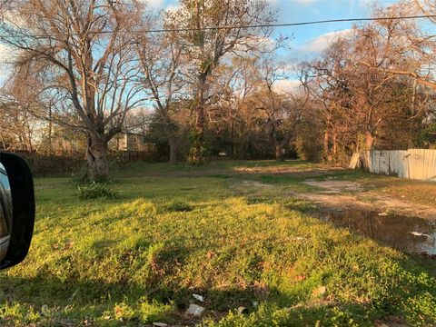Vacant Land For Sale - 748 Millville Drive<br/> Houston, TX 77091