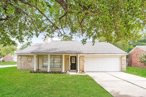 Photo of 17914 Holly Forest Drive, Houston, TX 77084 (MLS # 20039996)