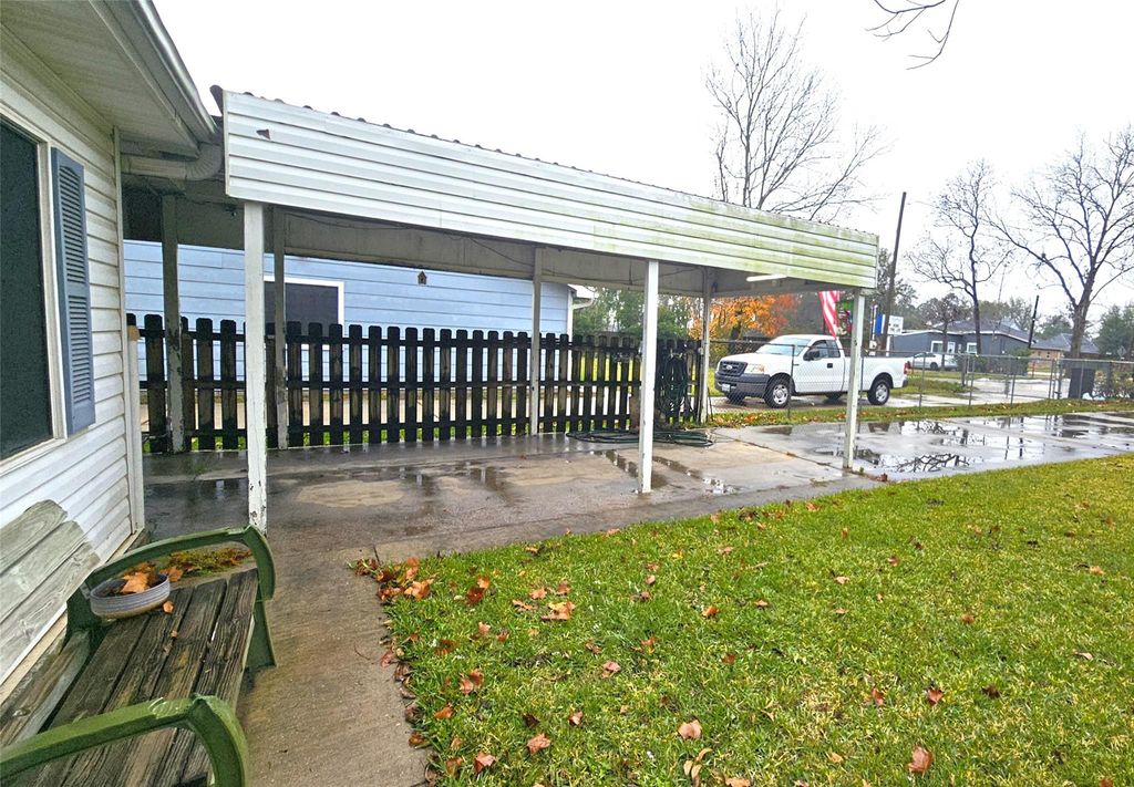 Photo of 1315 E Main Street, Humble, TX 77338 (MLS # 6930602)