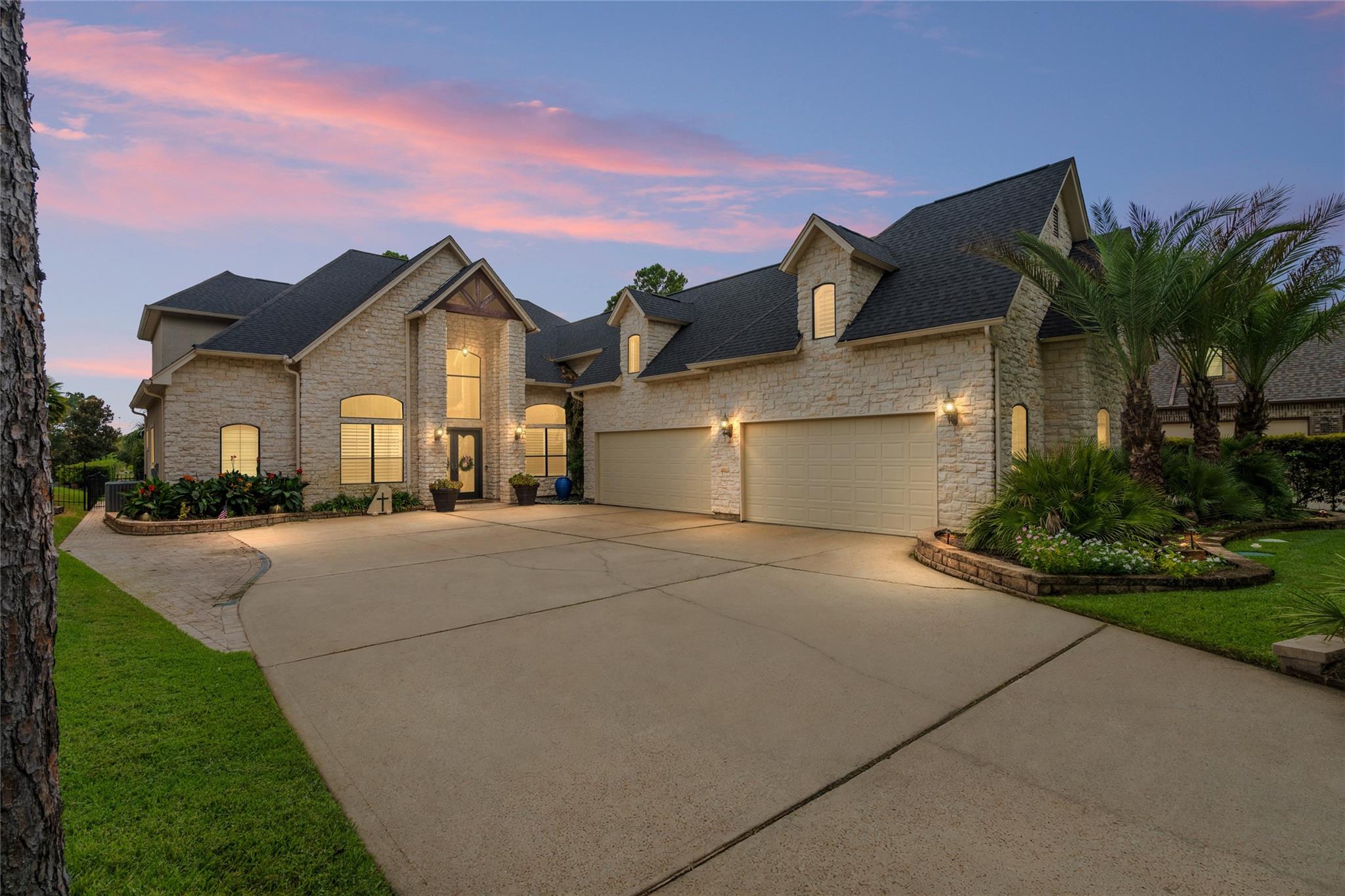 11384 Lake Oak Drive