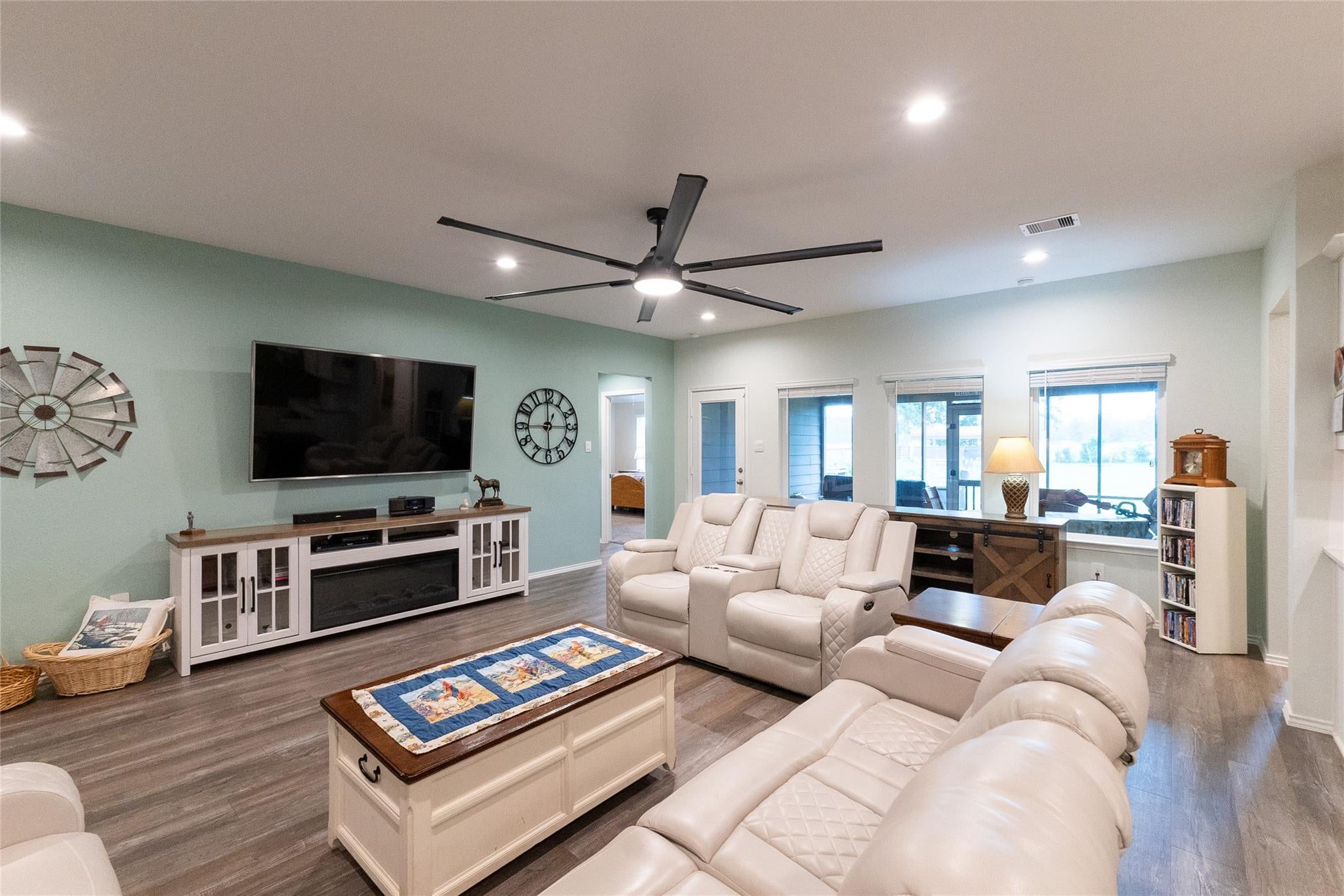 16129 William Ross Way