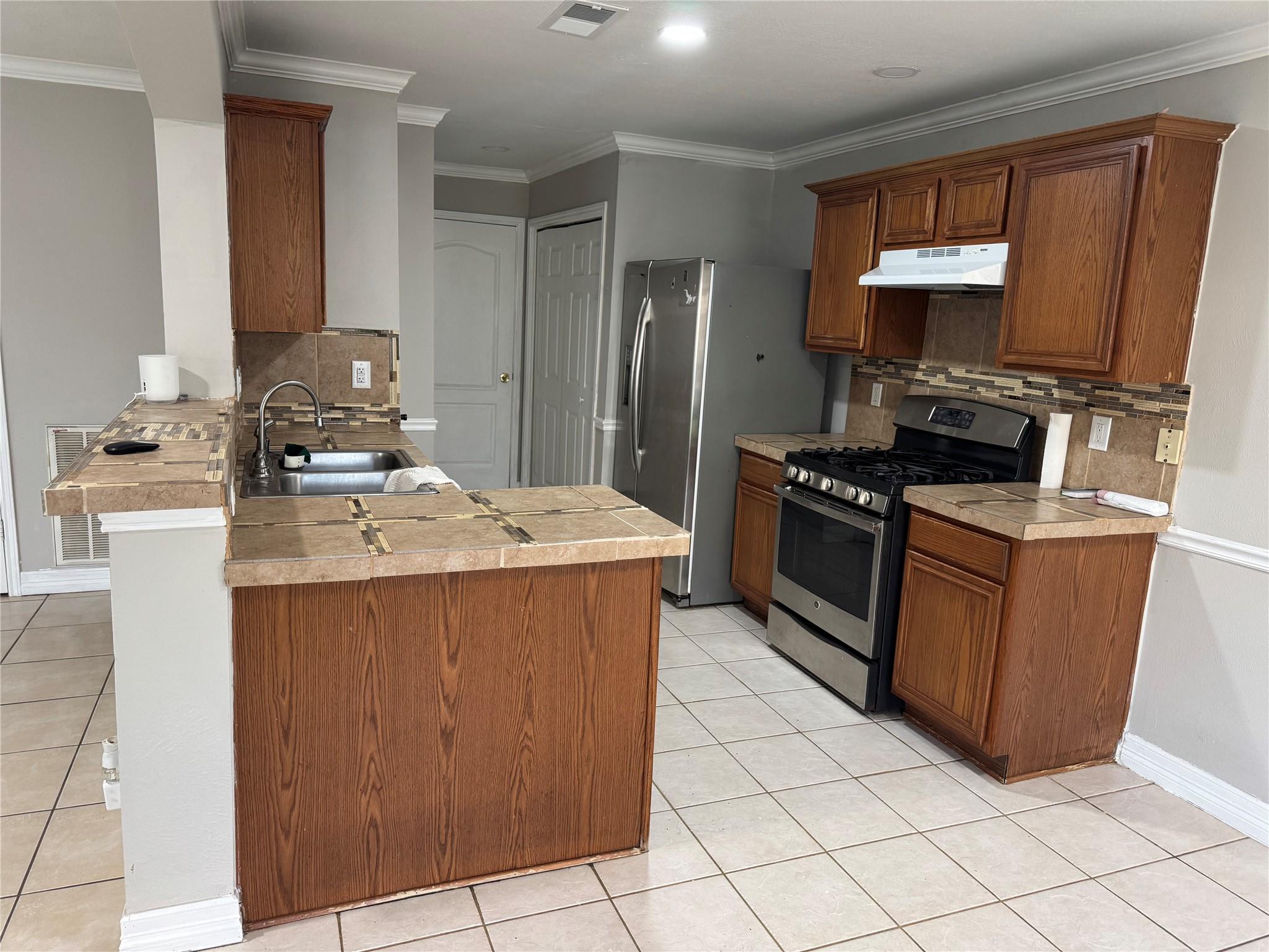 11727 Rolling Stream Drive