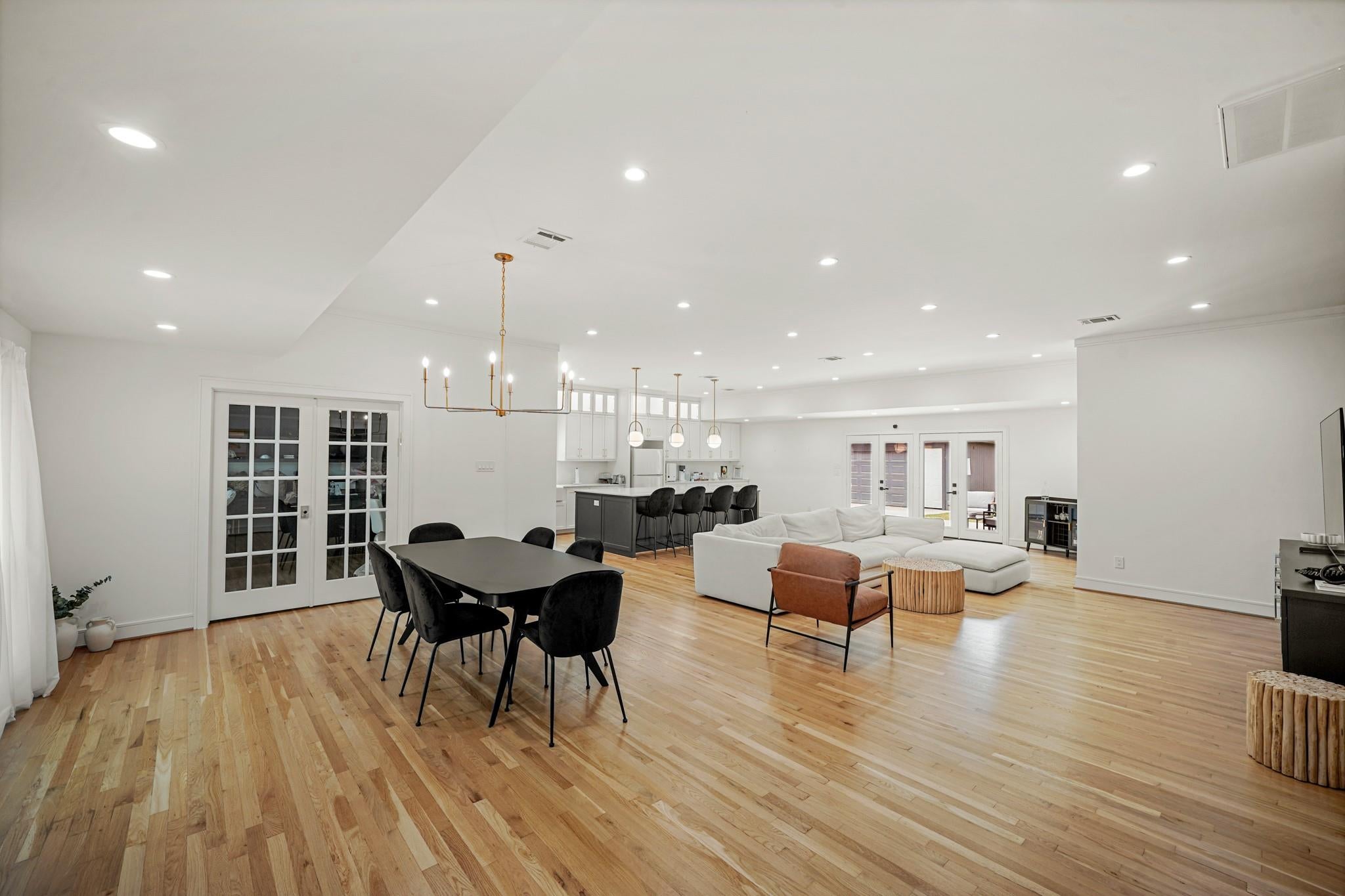 5630 Lymbar Drive