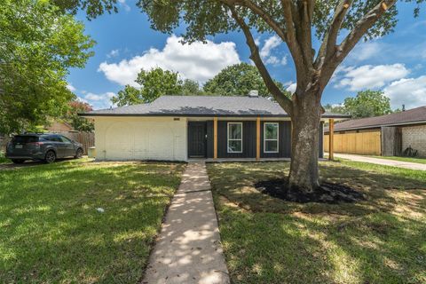 Photo of 11239 Sagecanyon Drive, Houston, TX 77089 (MLS # 84654040) Photo of 11239 Sagecanyon Drive, Houston, TX 77089 (MLS # 84654040)