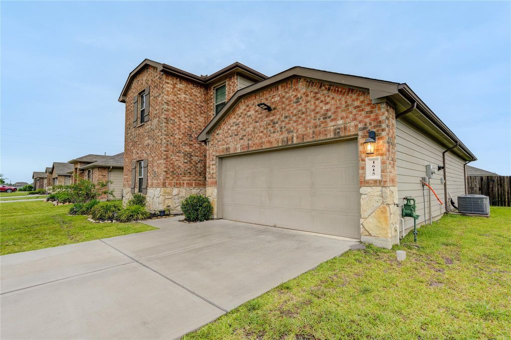 Photo of 1615 Goose Island Lane, Richmond, TX 77469 (MLS # 89510145)