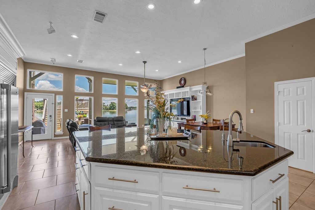 Photo of 1234 Lake View Drive, Montgomery, TX 77356 (MLS # 88970909)