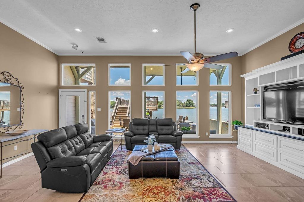 Photo of 1234 Lake View Drive, Montgomery, TX 77356 (MLS # 88970909)