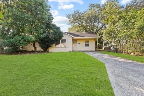 Photo of 911 Patsy Drive, Baytown, TX 77520 (MLS # 51878439)