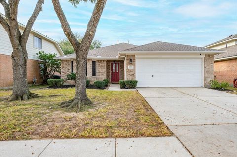 Photo of 9323 Comanche Peak Lane, Houston, TX 77089 (MLS # 36408309)
