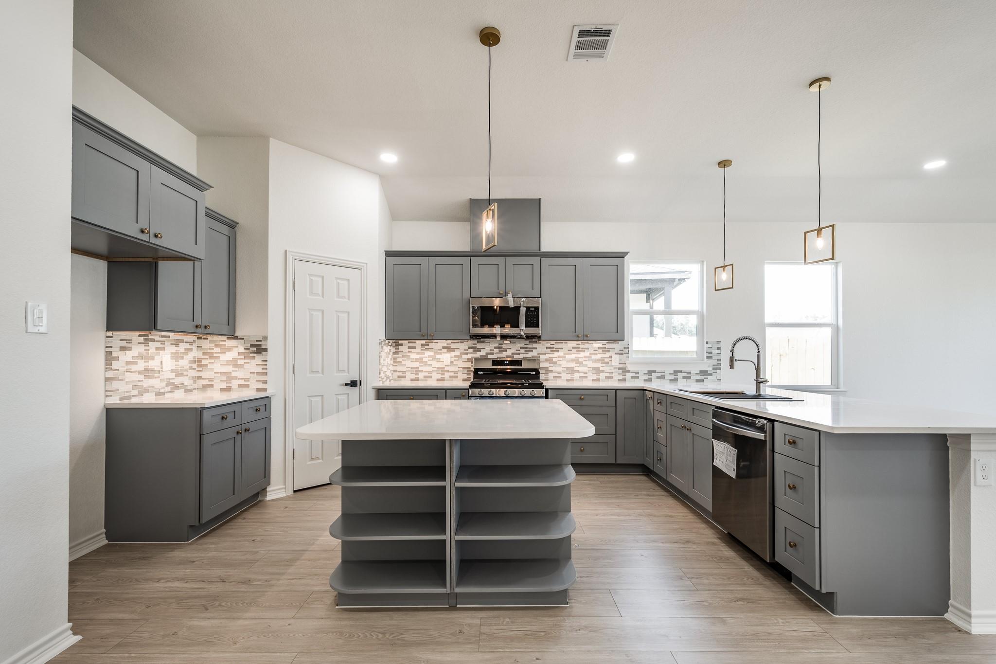 10401 Woodhill Spa Lane