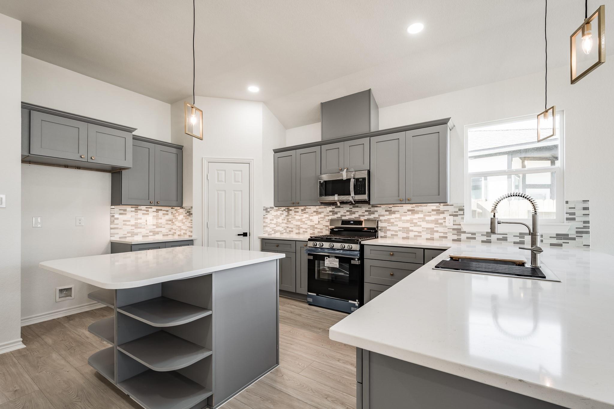 10401 Woodhill Spa Lane